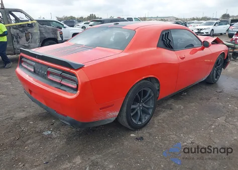 2017 Dodge Challenger Sxt z USA, uszkodzony, nr VIN 2C3CDZAG0HH531891